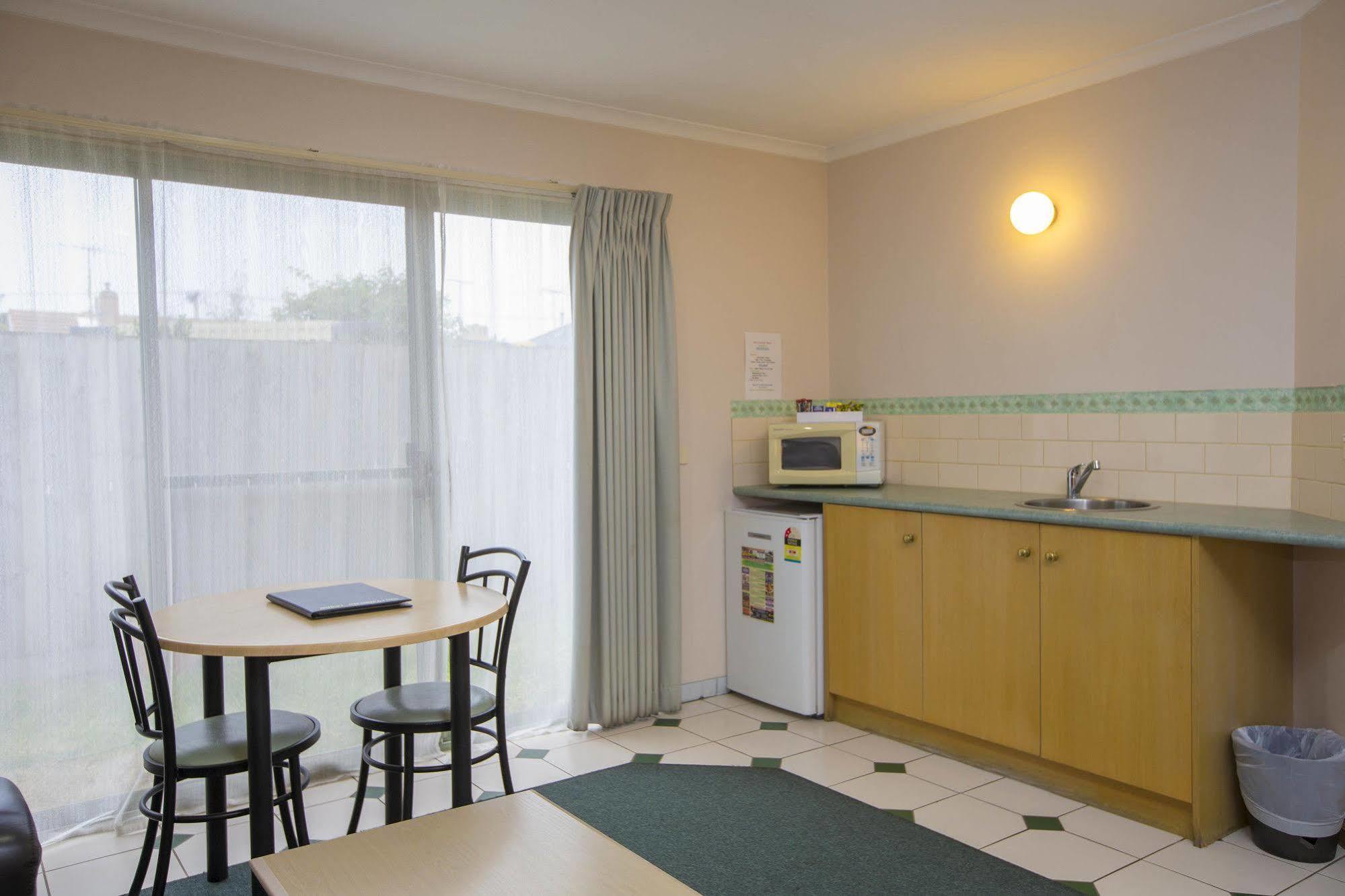 Rose Garden Motel Джелонг Экстерьер фото